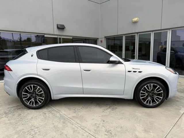 Certified Used 2023 Bianco Astro Maserati Modena image 3