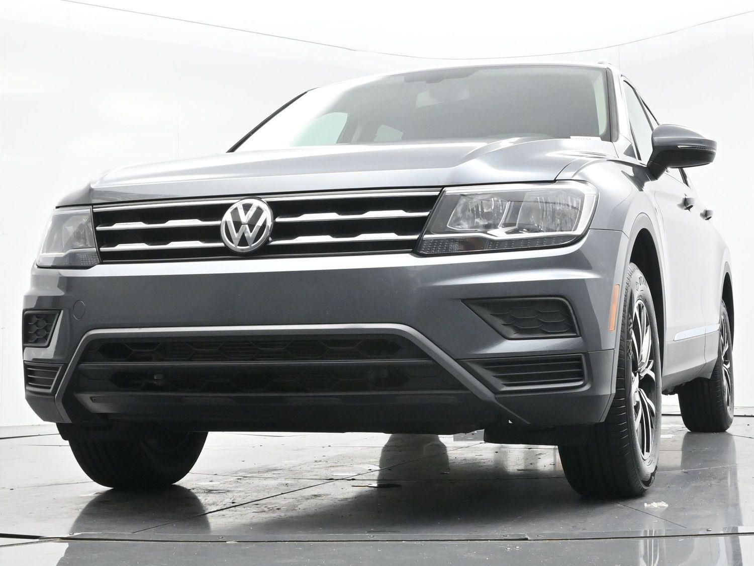 Used 2021 Platinum Gray Metallic Volkswagen SE image 40
