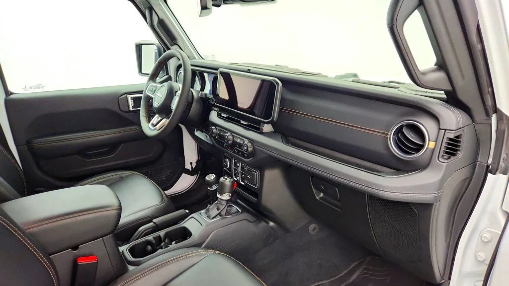 Used 2024 Bright White Clearcoat Jeep Sahara 4x4 w/ Sky One-Touch Top, Tech & Safety Pkgs image 26