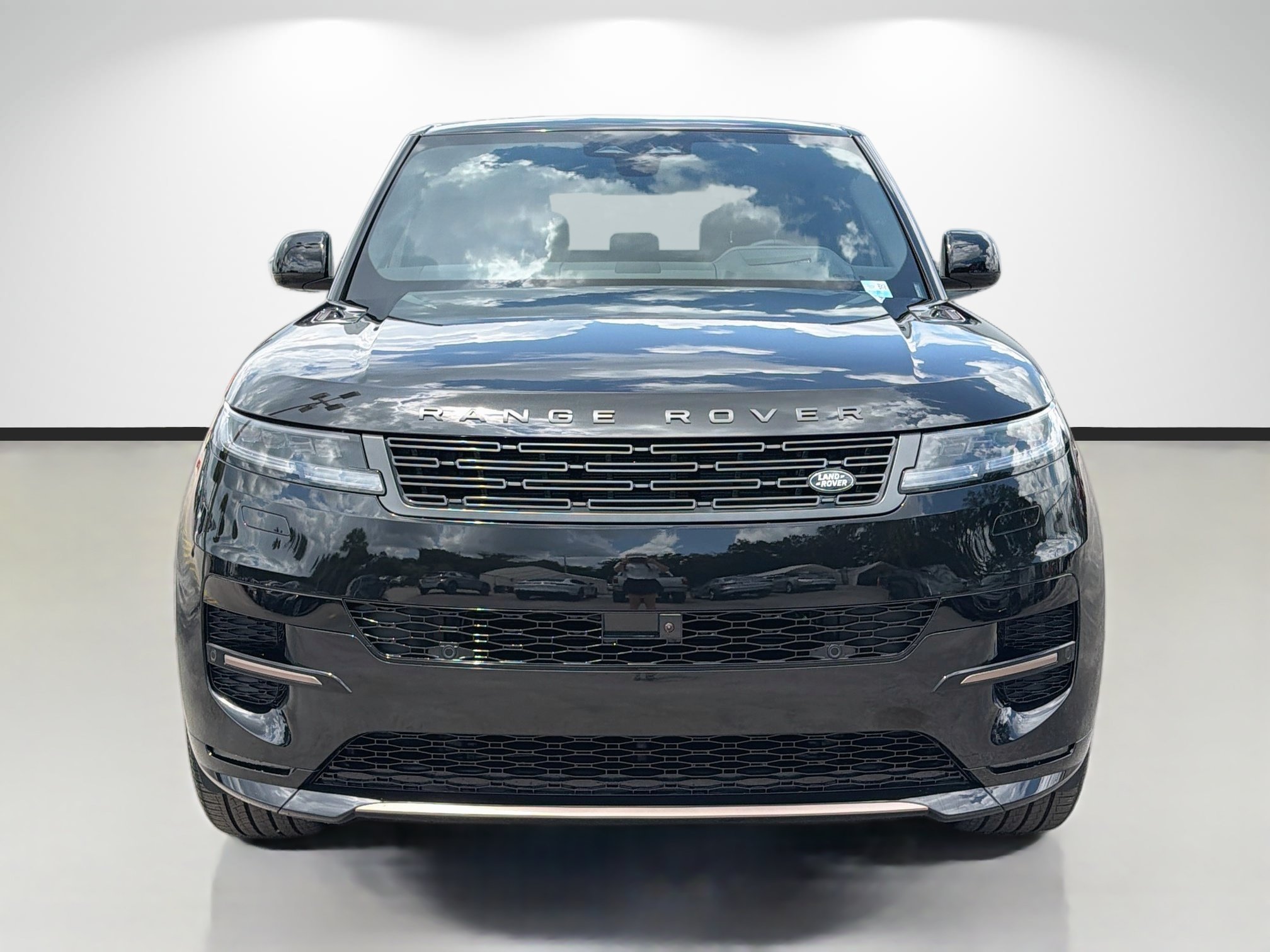 New 2026 Santorini Black LAND ROVER Dynamic SE image 8