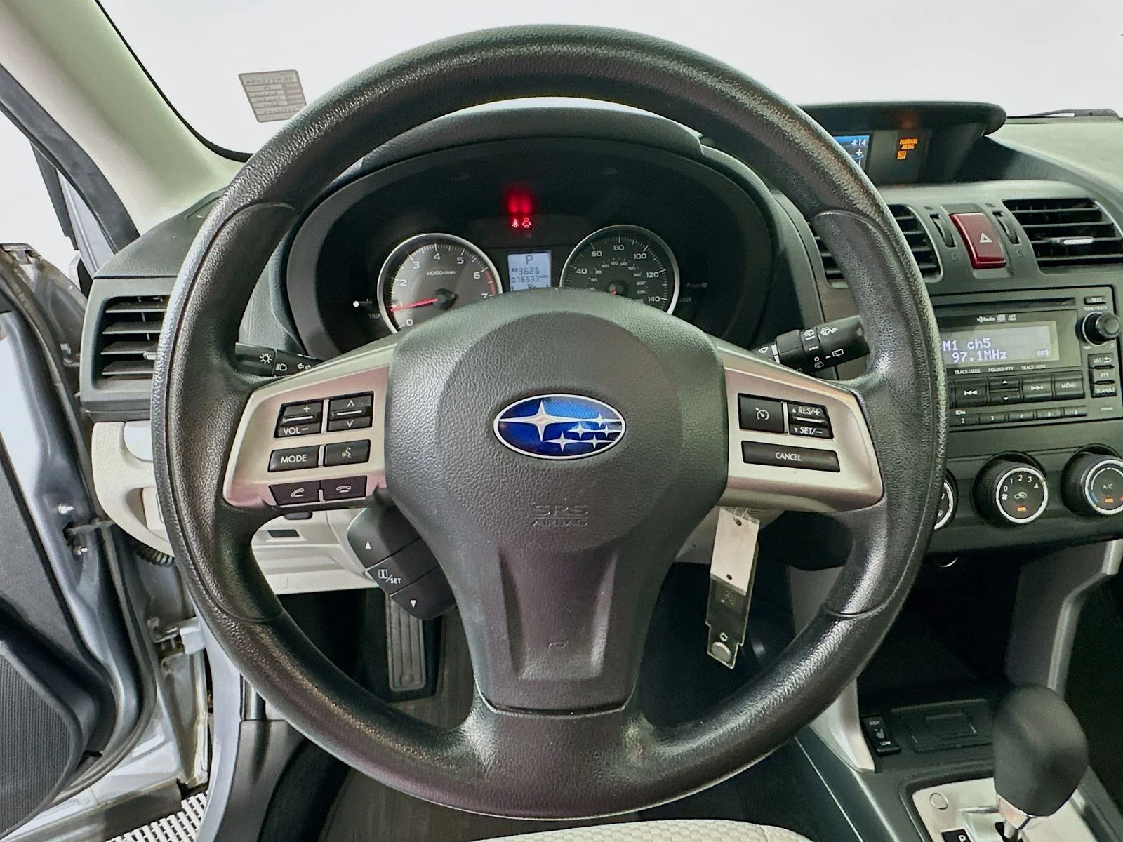 Used 2015 Ice Silver Metallic Subaru 2.5i Premium image 11