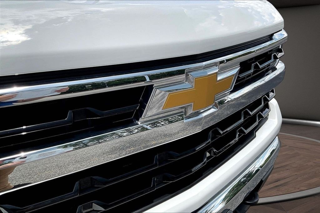 Used 2024 White Chevrolet LT image 36
