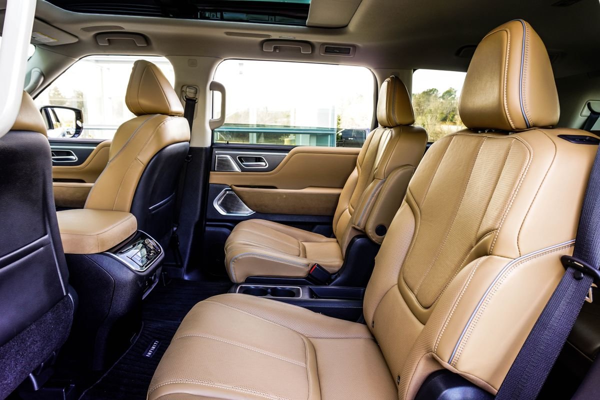 Used 2025 Silver INFINITI SENSORY image 19