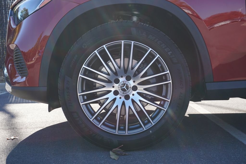 Used 2026 Patagonia Red Metallic Mercedes-Benz GLC 300 image 19