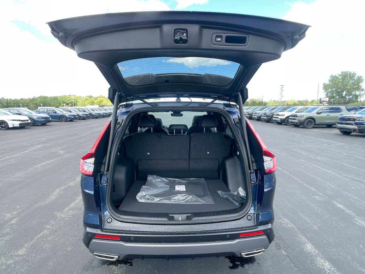 New 2026 Canyon River Blue Metallic Honda AWD Sport-L Hybrid image 25