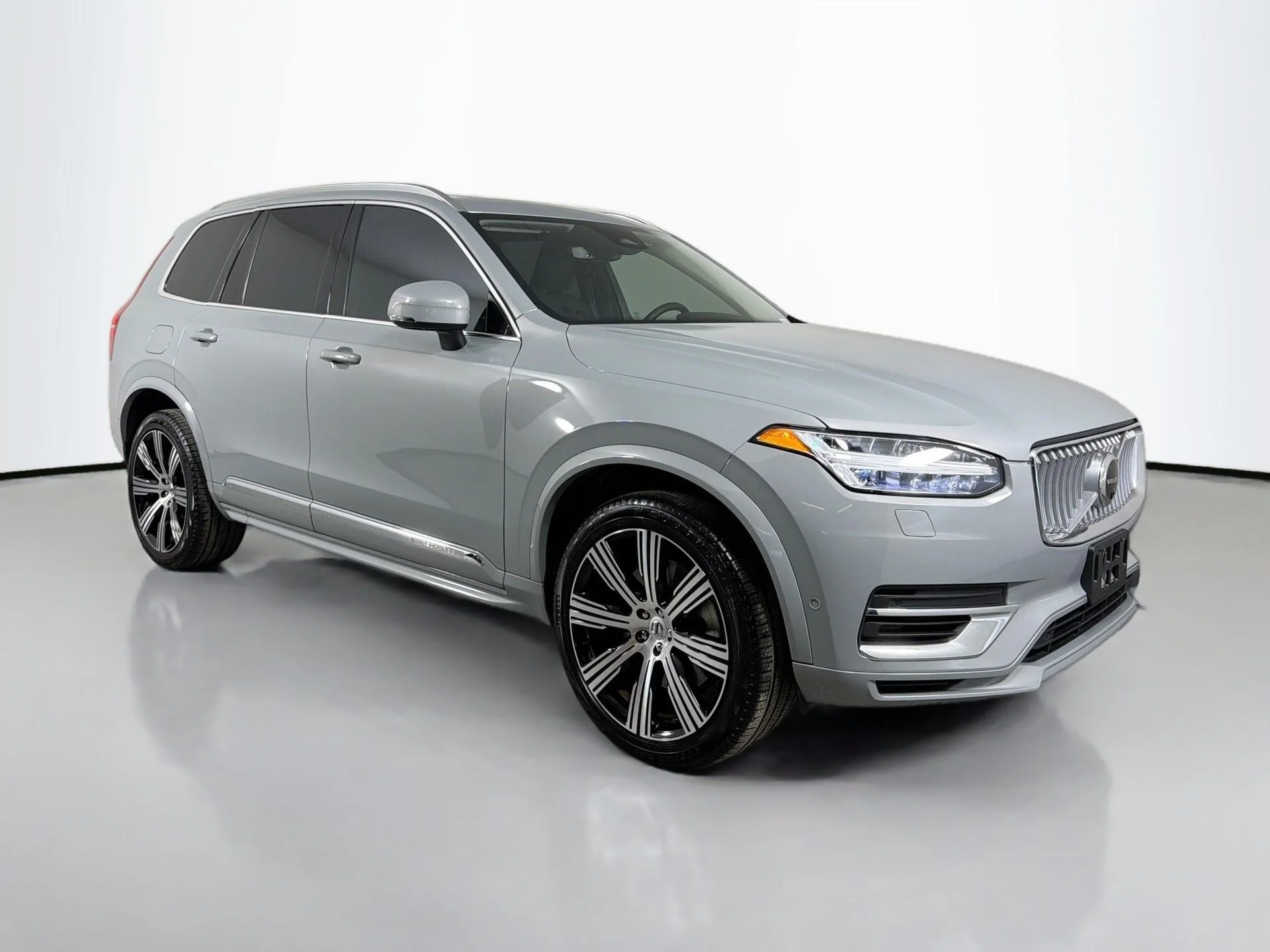 Used 2024 Gray Volvo T8 Plus Bright Theme 7 Passenger image 3
