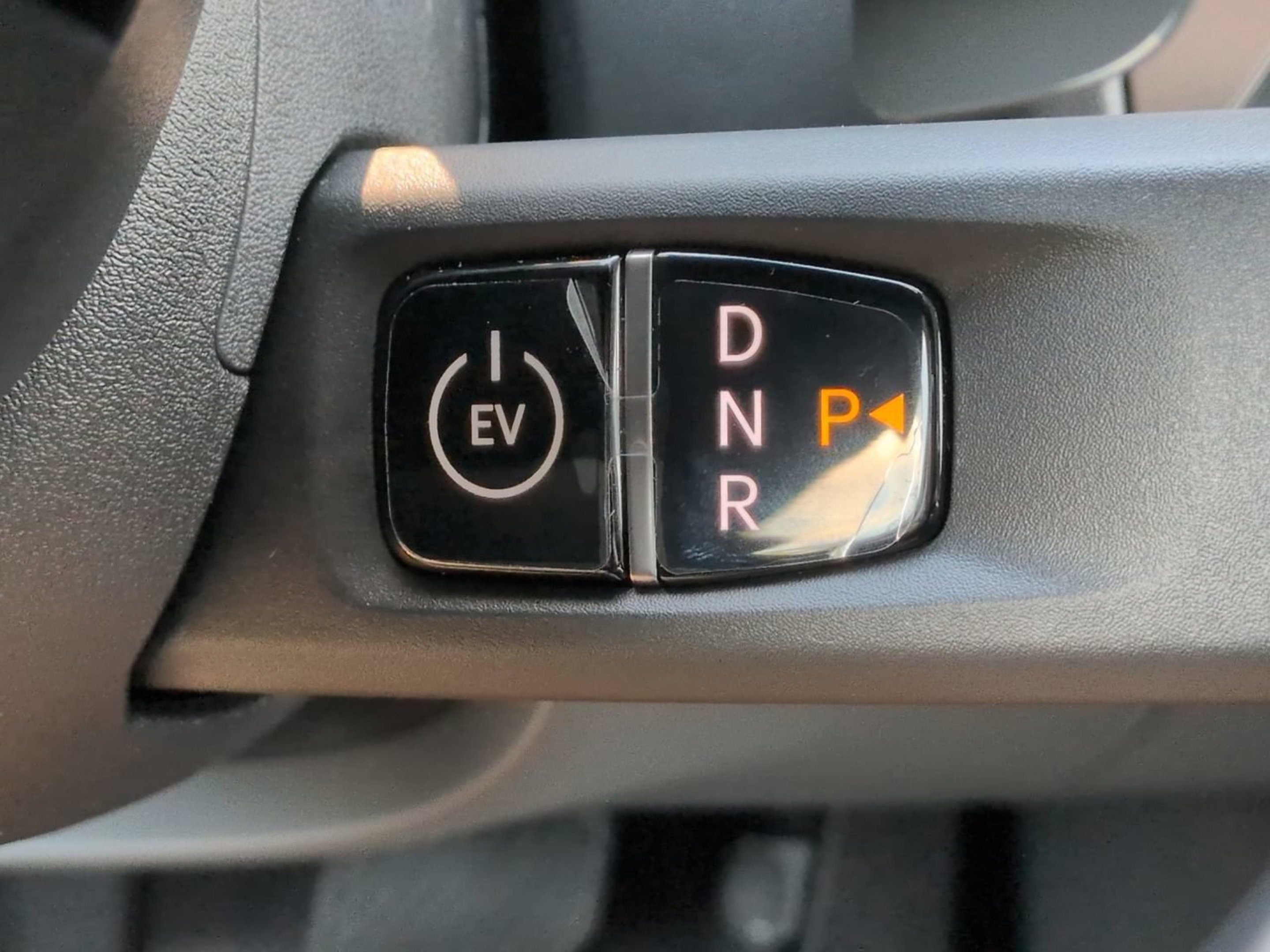 New 2026 Glacial White Pearl Kia Light RWD image 31