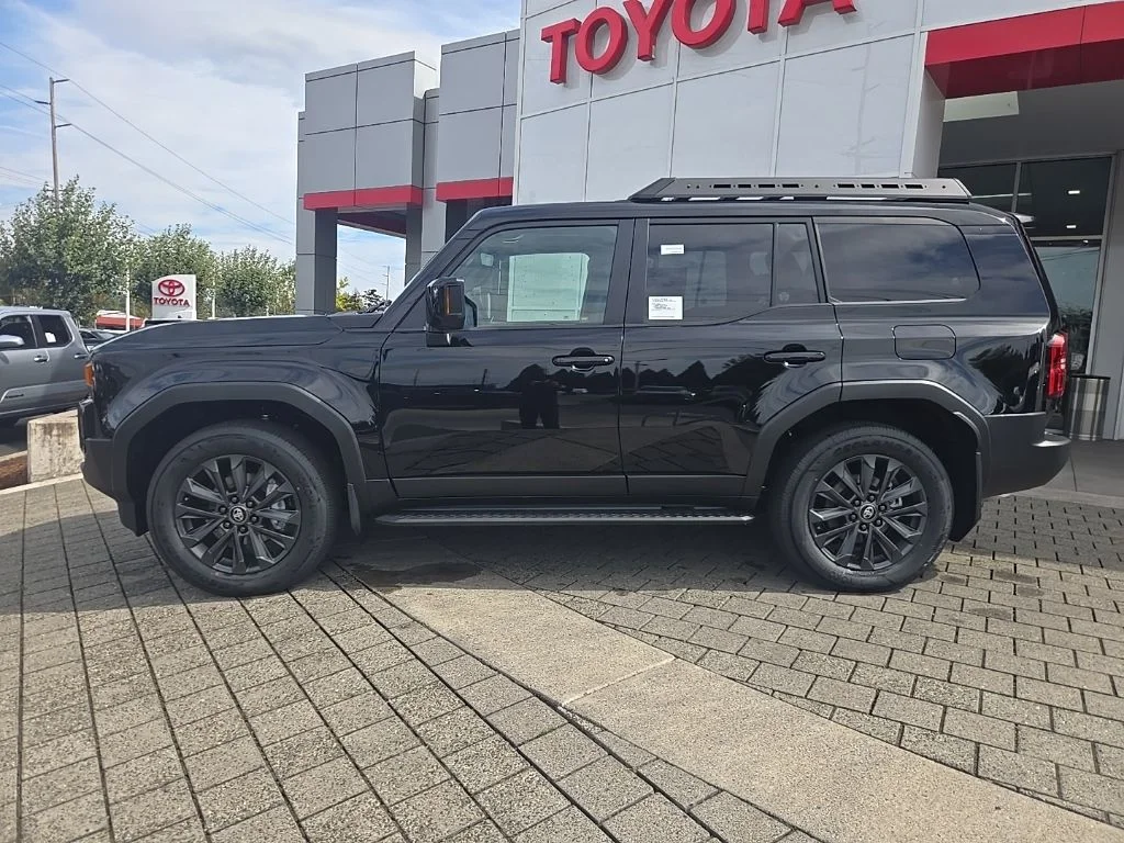 New 2027 Toyota Land Cruiser Base 4D Sport Utility in Beaverton