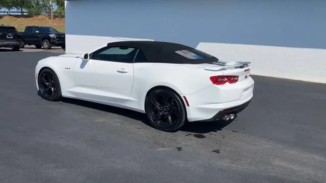 2022 Chevrolet Camaro LT1 - Photo 6