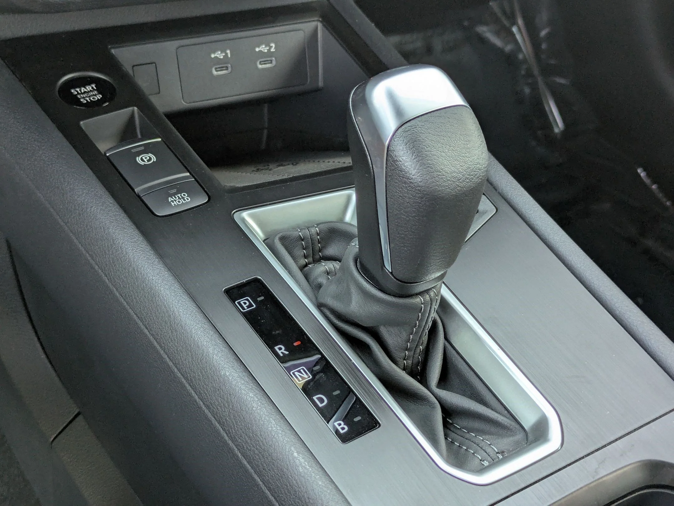 New 2026 Aspen White Tricoat/Super Black Nissan SV image 18