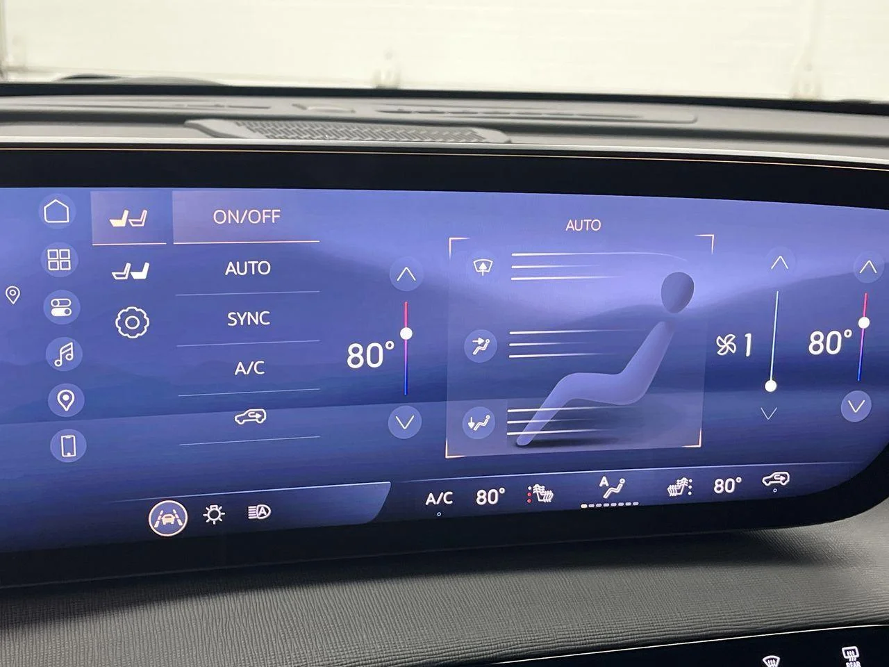 2026 Buick Enclave Sport Touring - Photo 19