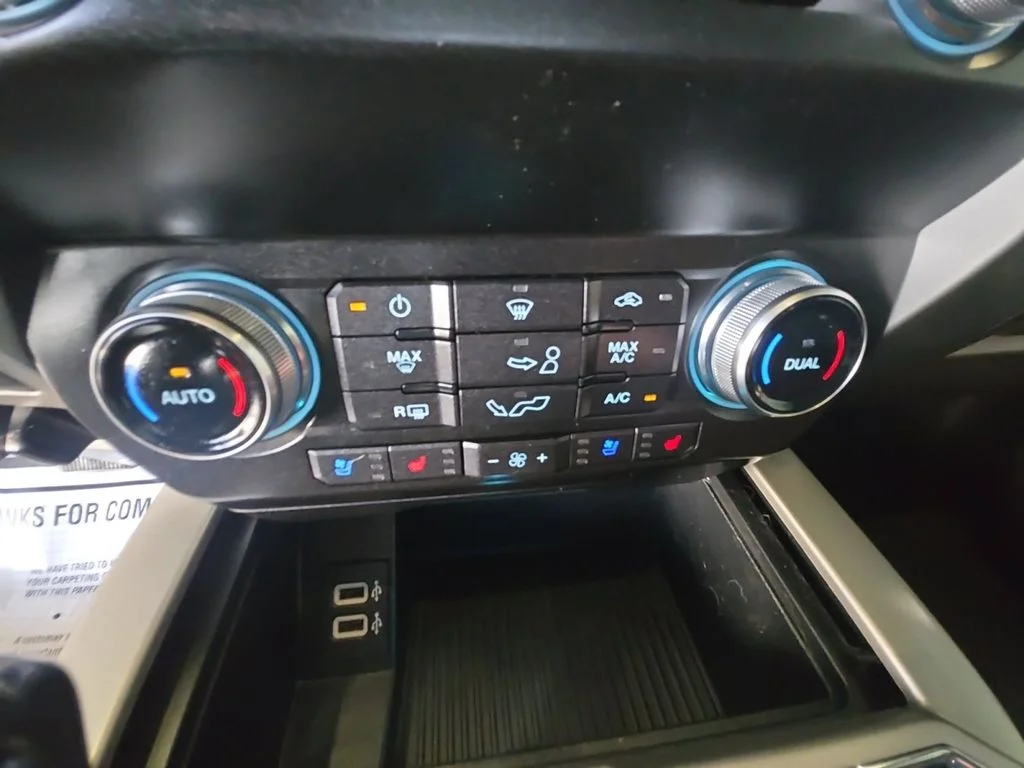 Used 2019 Red Ford King Ranch image 17