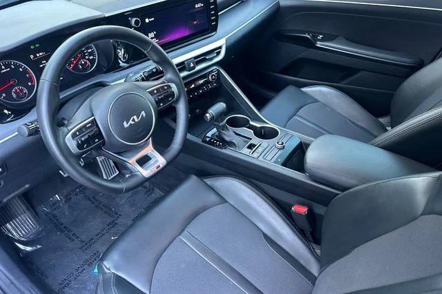 Used 2022 White Kia GT-Line image 10
