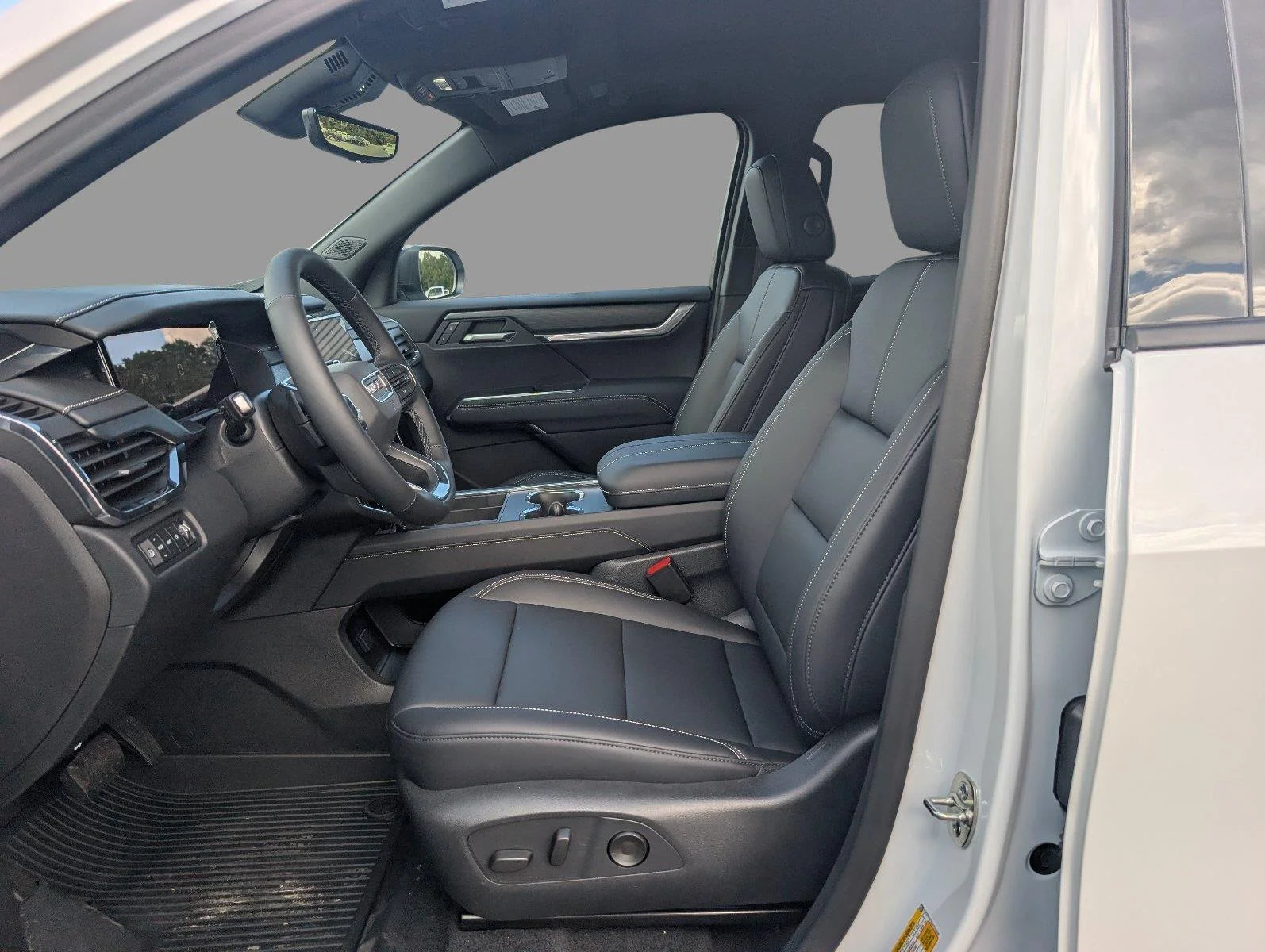 New 2027 Summit White GMC Elevation image 13