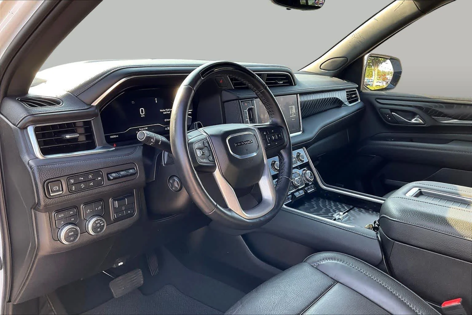 Used 2024 White Frost Tricoat GMC Denali image 18