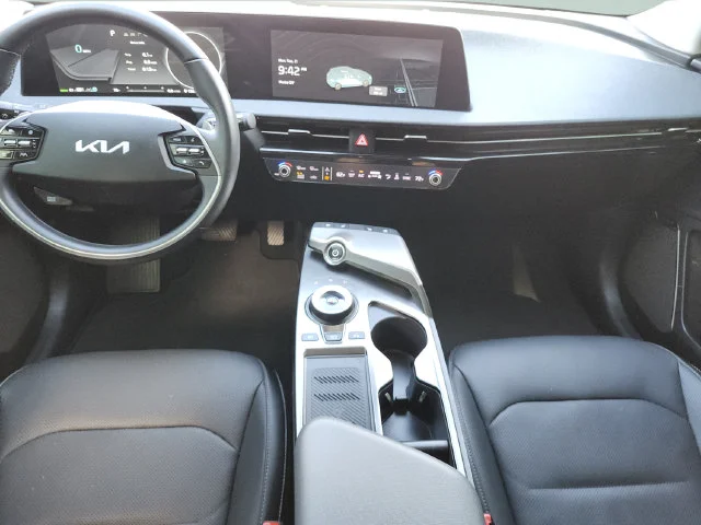 Used 2022 White Kia Wind image 20
