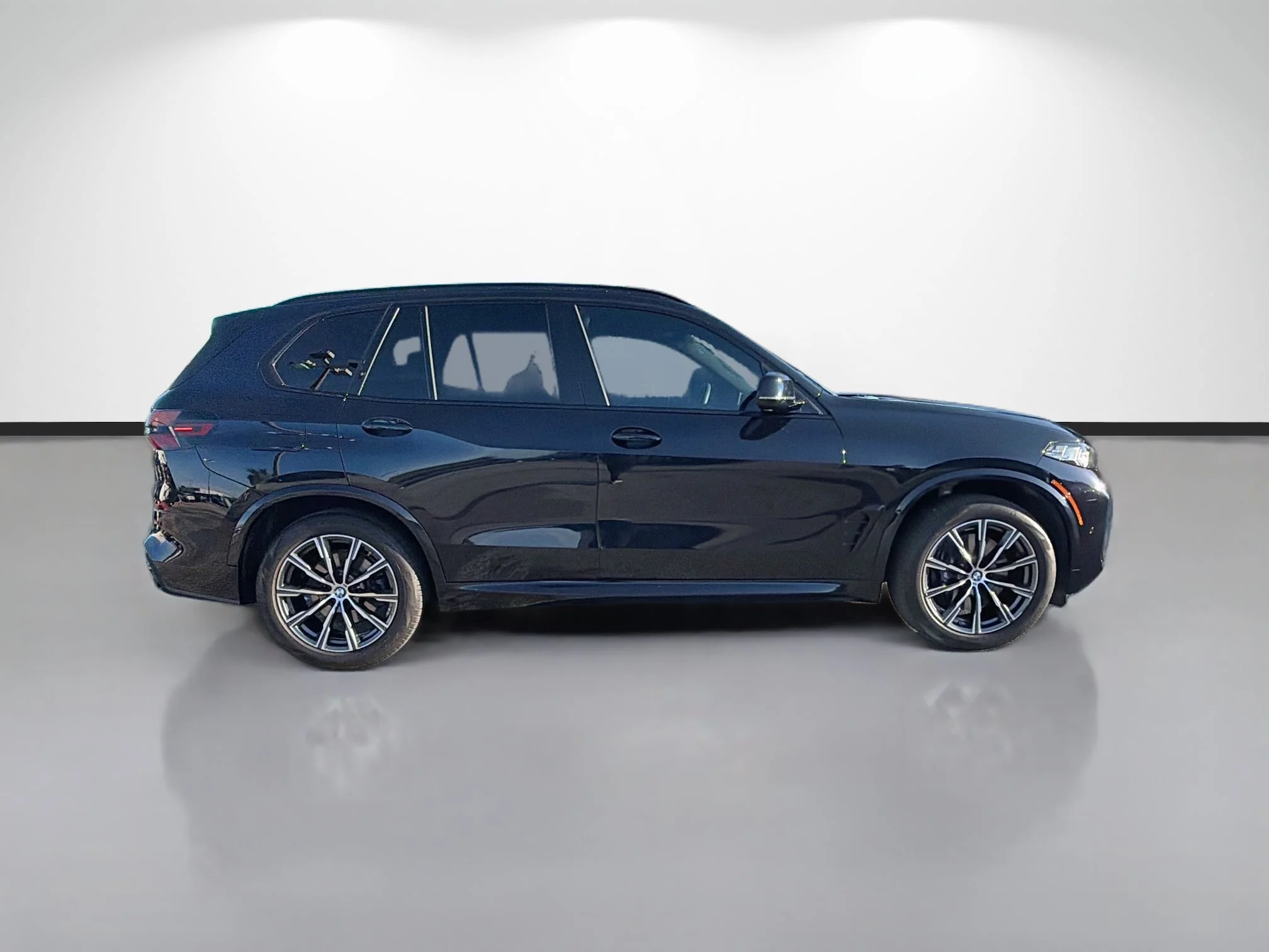 Used 2024 Carbon Black Metallic BMW xDrive40i image 2