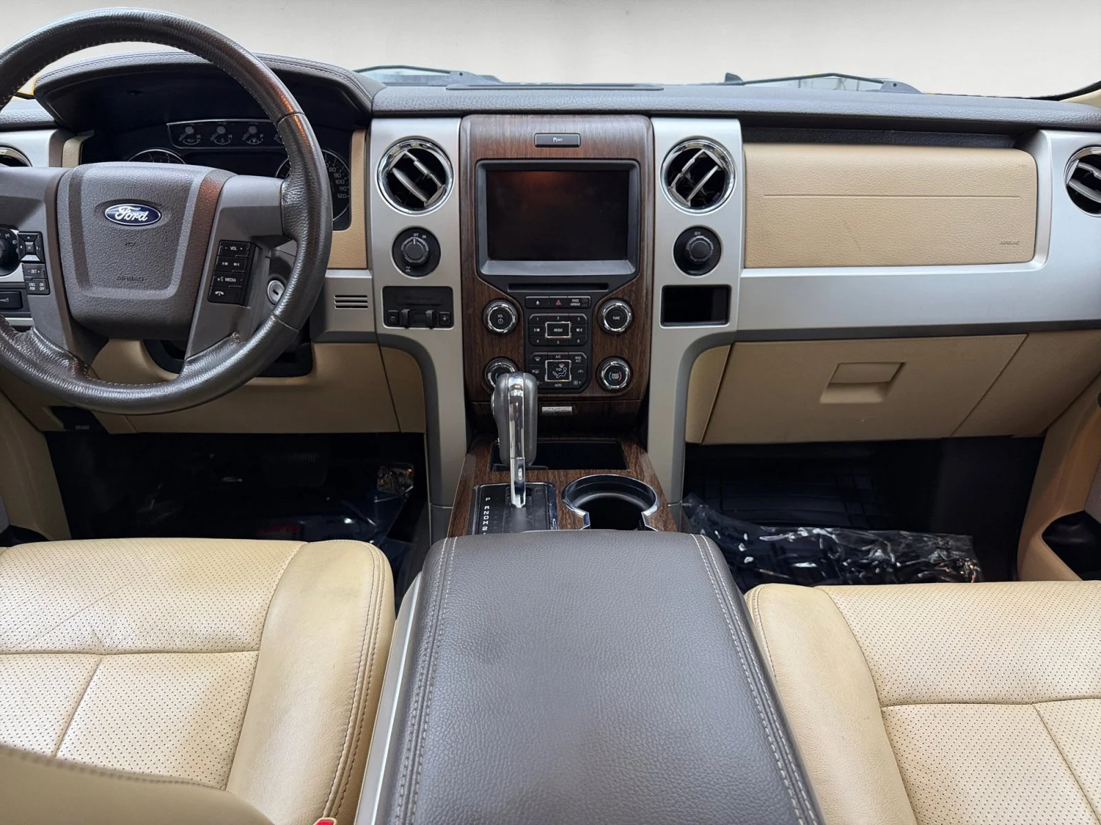 Used 2013 White Platinum Ford Lariat image 14