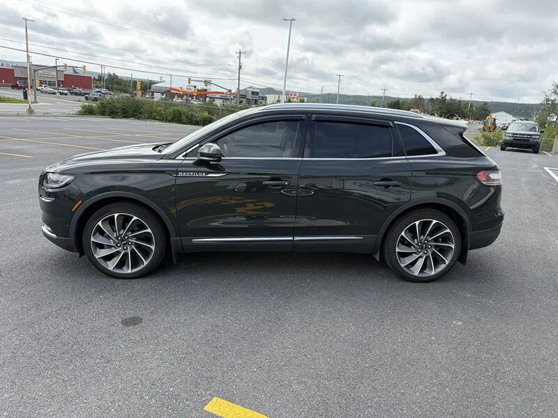 Used 2023 Green Lincoln Reserve image 3