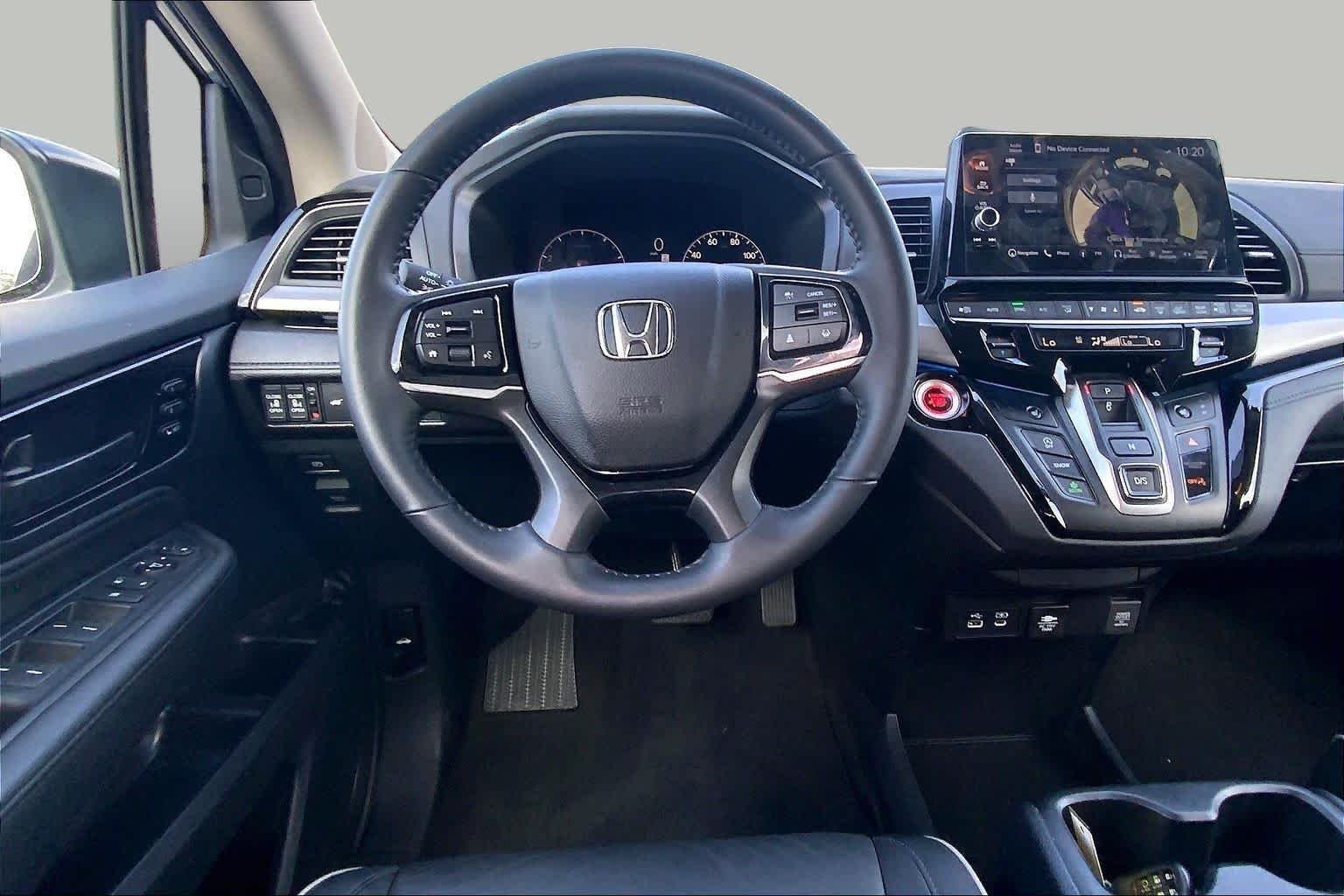 Used 2025 Sonic Gray Pearl Honda Touring image 6
