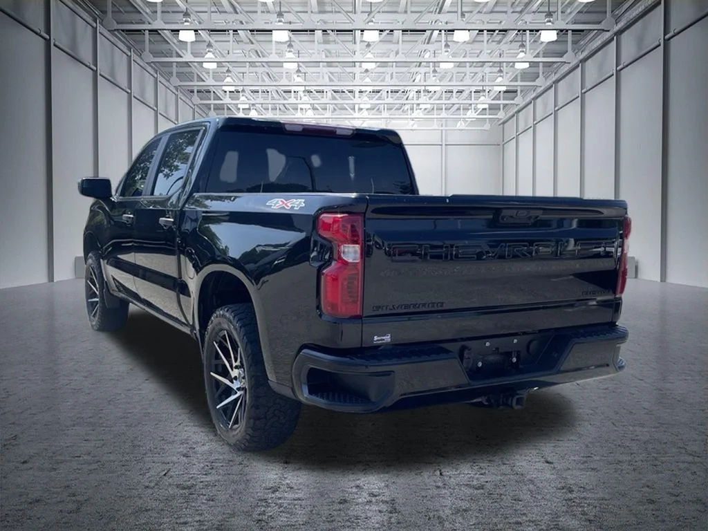 Used 2023 Black Chevrolet Custom image 3