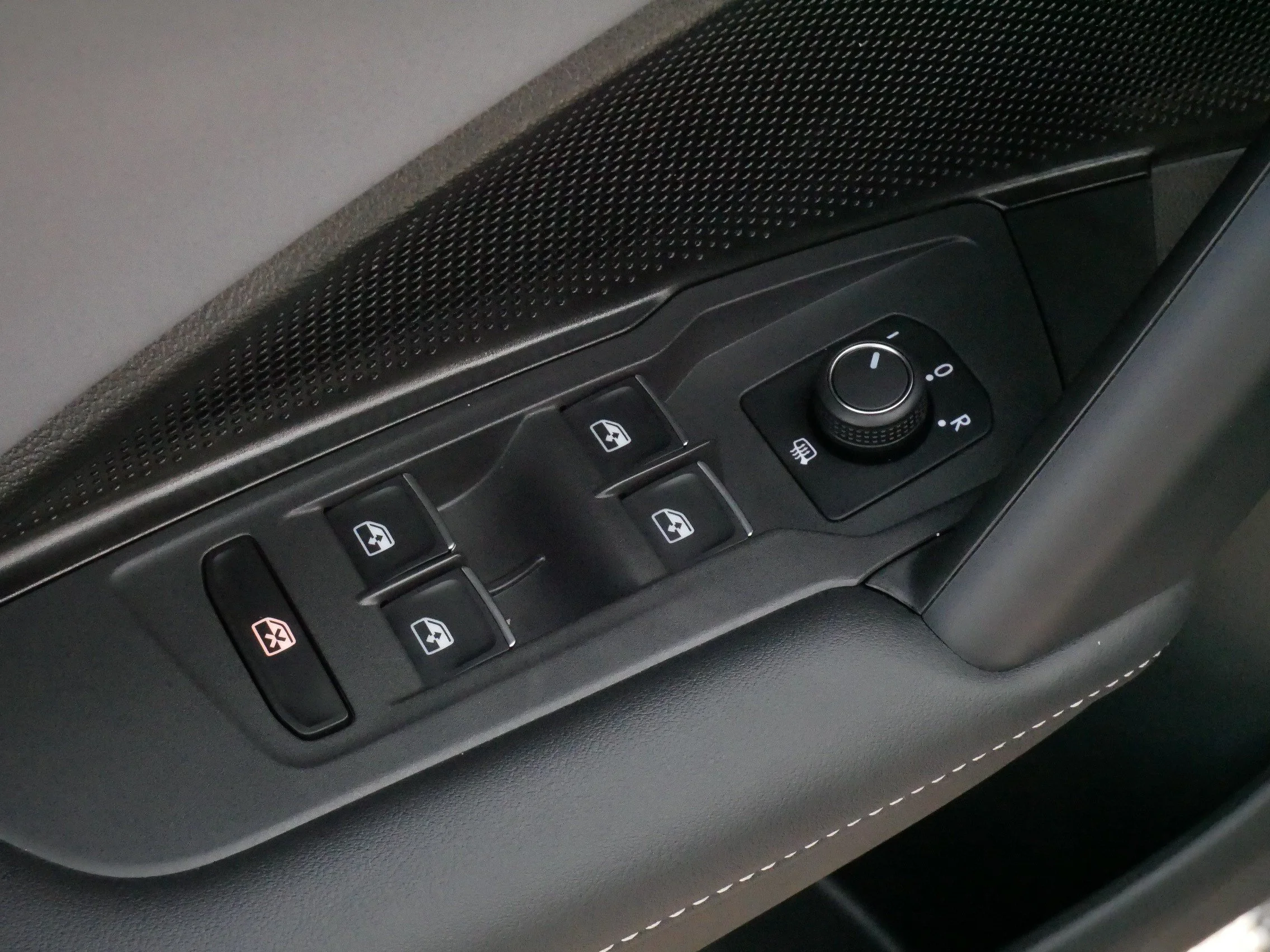 Used 2026 Platinum Gray Metallic Volkswagen SE R-Line Black image 19