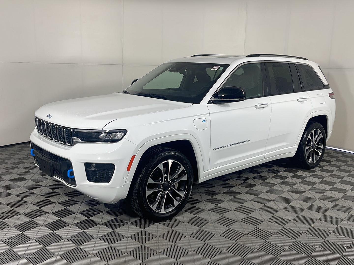 Used 2023 Bright White Clearcoat Jeep Overland image 1
