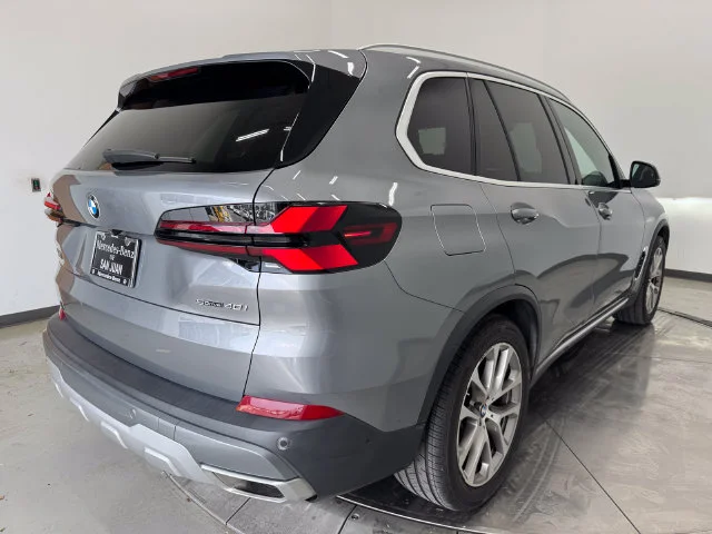 Used 2024 Skyscraper Gray Metallic BMW sDrive40i image 33