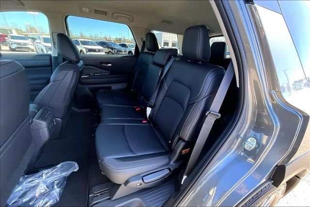 New 2026 Nissan Pathfinder SL 4D Sport Utility