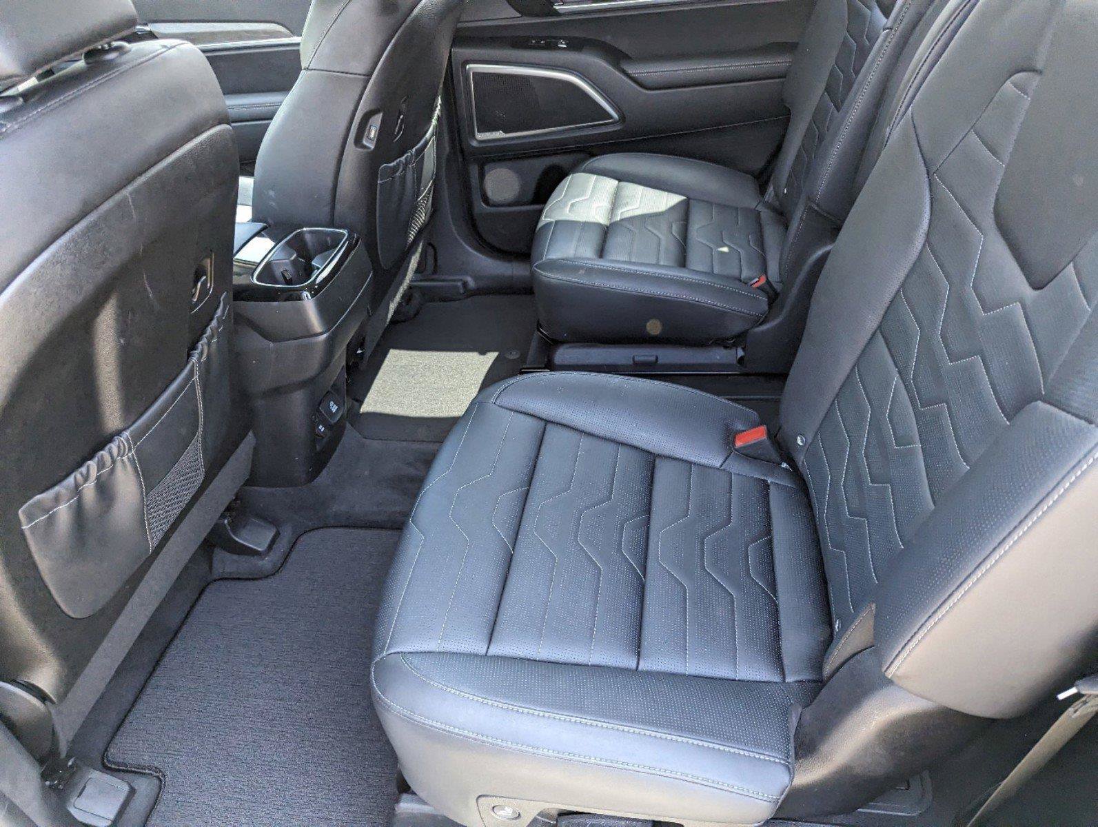 Used 2022 Glacial White Pearl Kia SX image 17