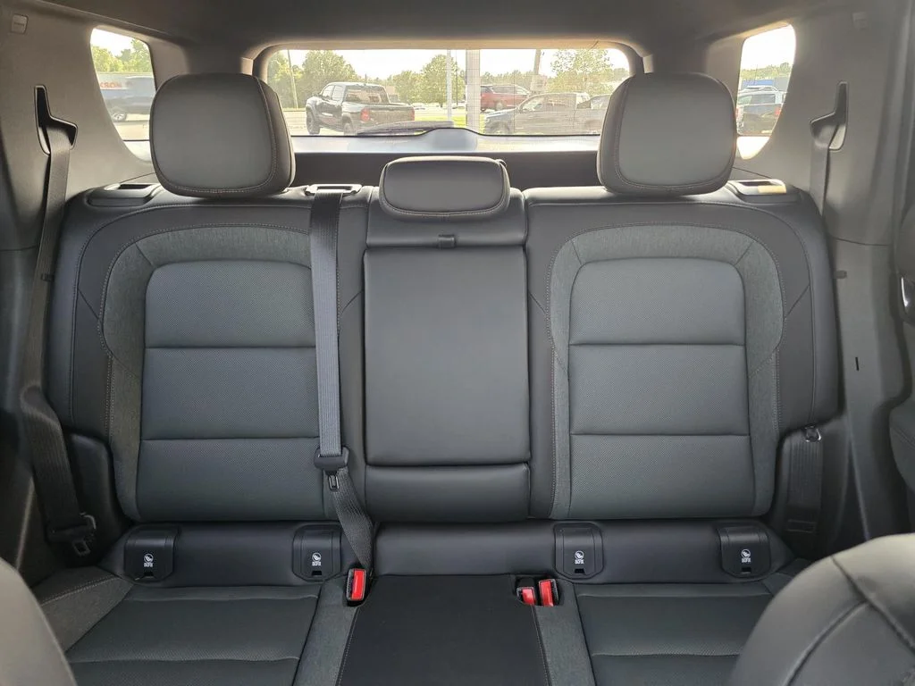 Used 2026 Sterling Metallic GMC AT4 image 17