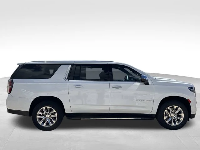Used 2022 White Chevrolet Premier image 13