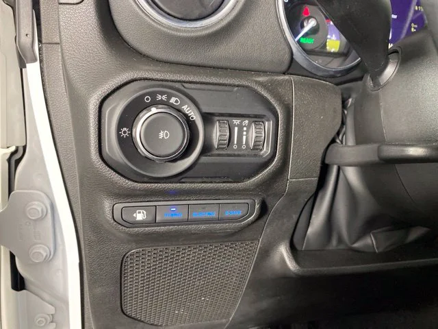 Used 2022 White Jeep Unlimited Rubicon 4xe image 28