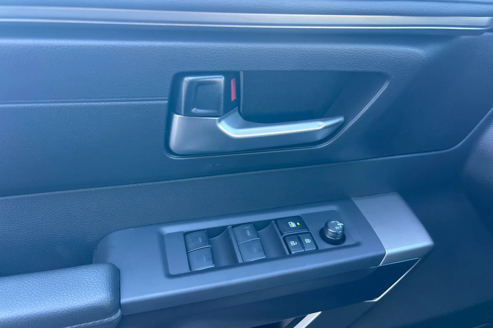 2026 Toyota Tundra SR5 - Photo 7