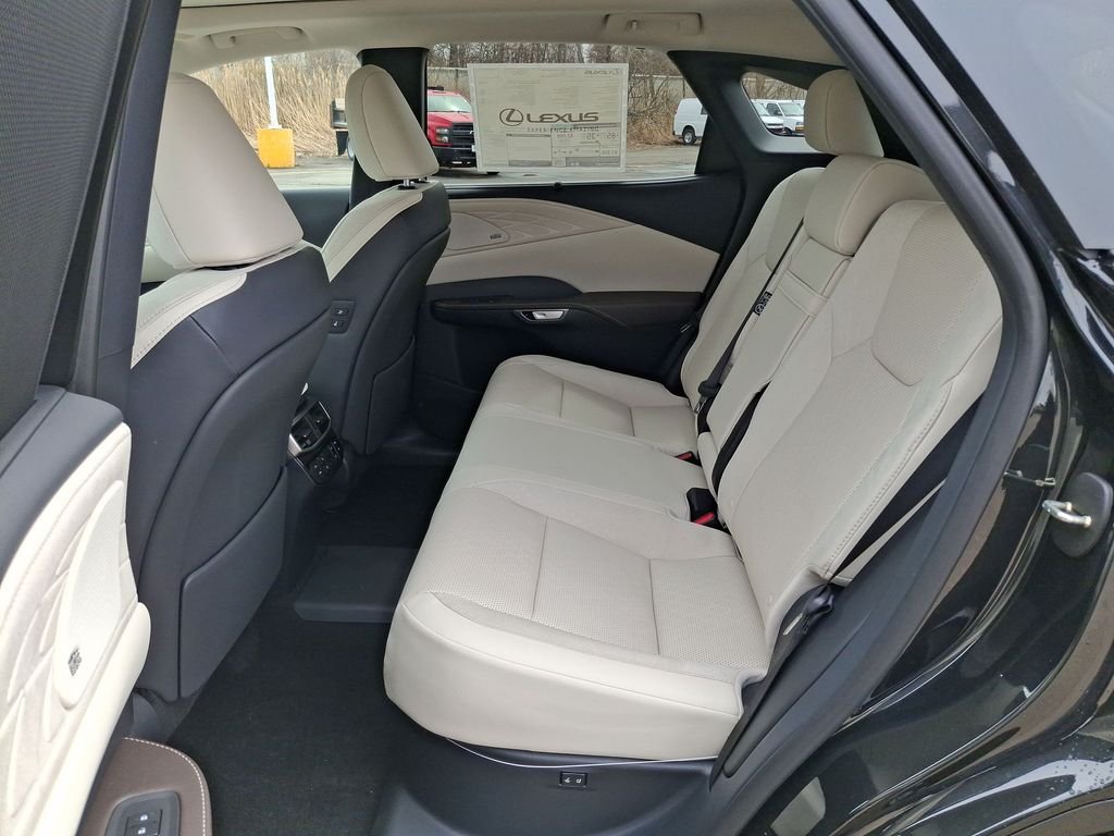 2026 Lexus RX 450h+ Luxury - Photo 24