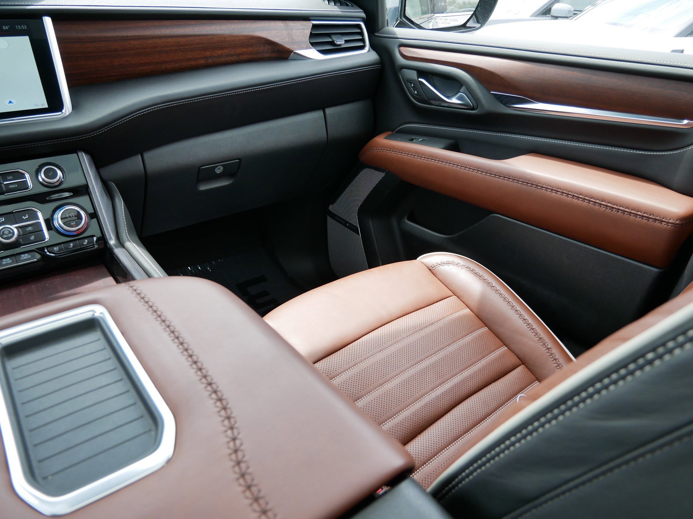 2024 GMC Yukon Denali Ultimate - Photo 11