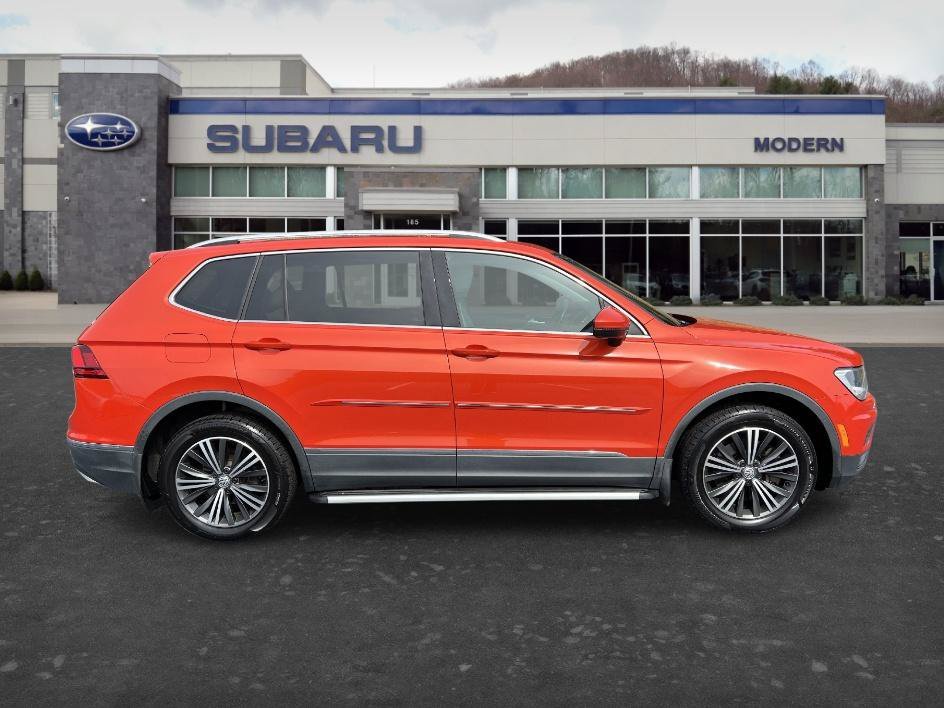 Used 2019 Cardinal Red Metallic Volkswagen 2.0T SEL image 4