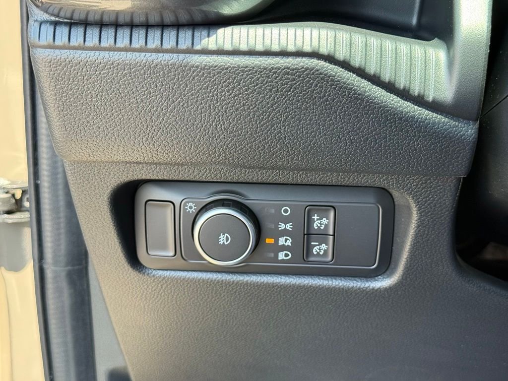 New 2026 Marsh Gray Ford XLT image 12