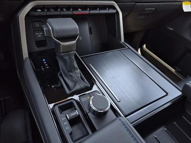 New 2026 Wind Chill Pearl <sup>1</sup> Toyota  Platinum image 25