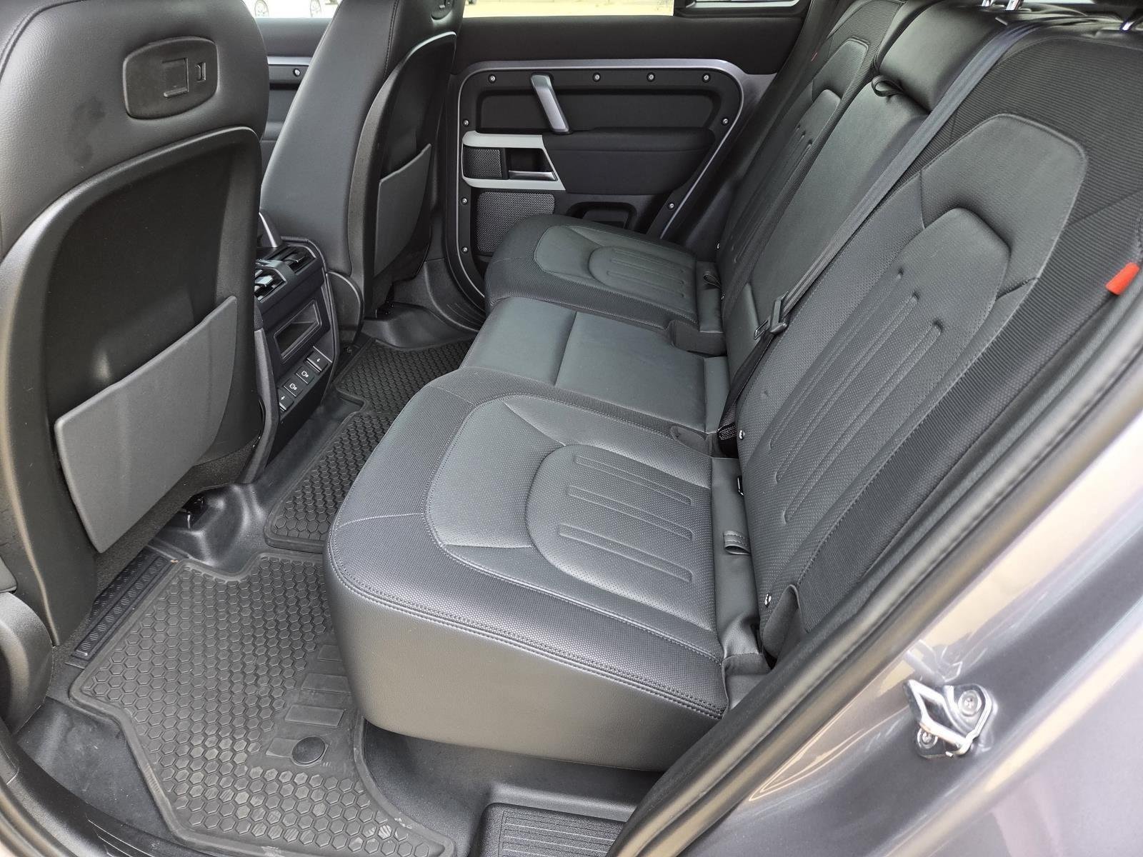 Used 2022 Eiger Grey Metallic Land Rover X-Dynamic SE image 39