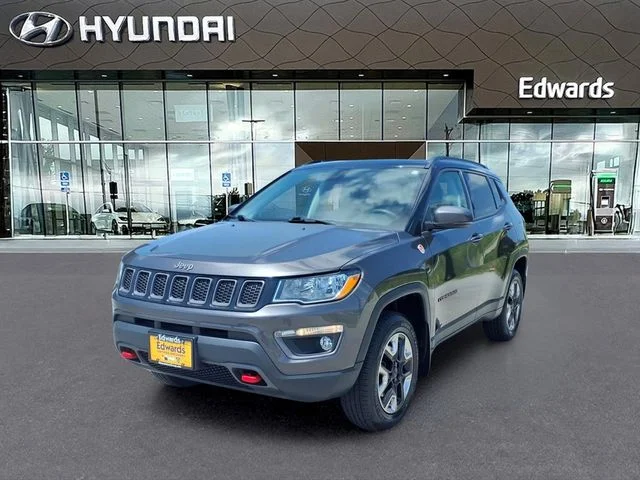 Used 2017 Gray Jeep Trailhawk image 1