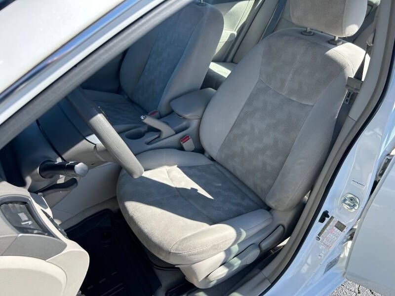 Used 2013 White Nissan FE+ SV image 13