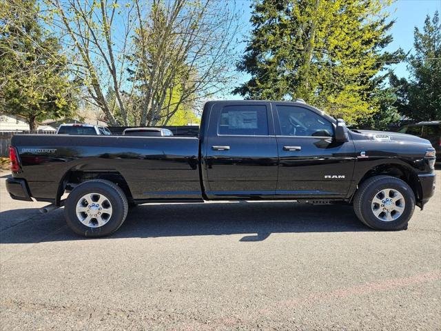 New 2026 Diamond Black Crystal Pearl-Coat Exterior Paint RAM BIG HORN image 8