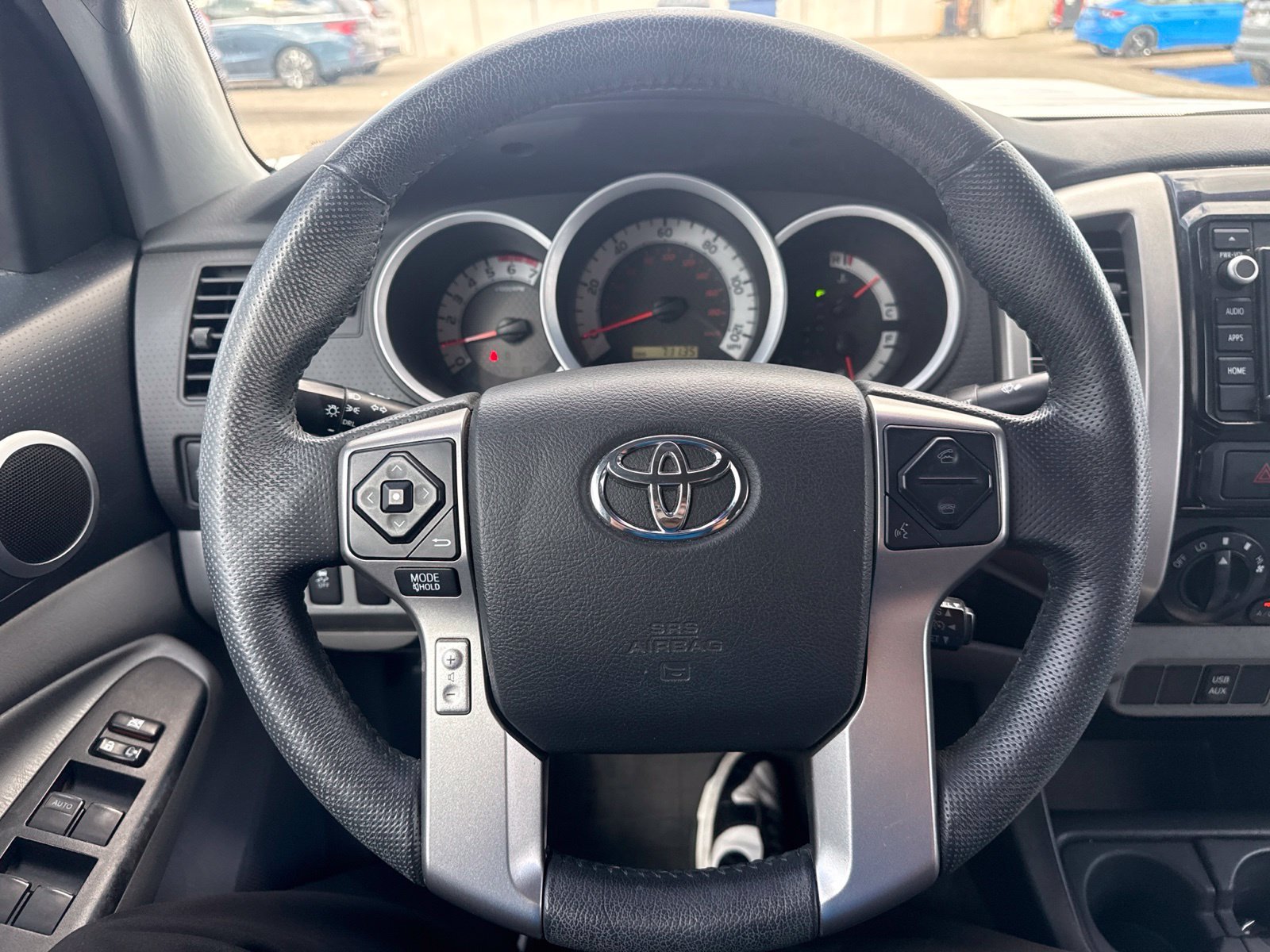 Used 2015 Super White Toyota Base image 12