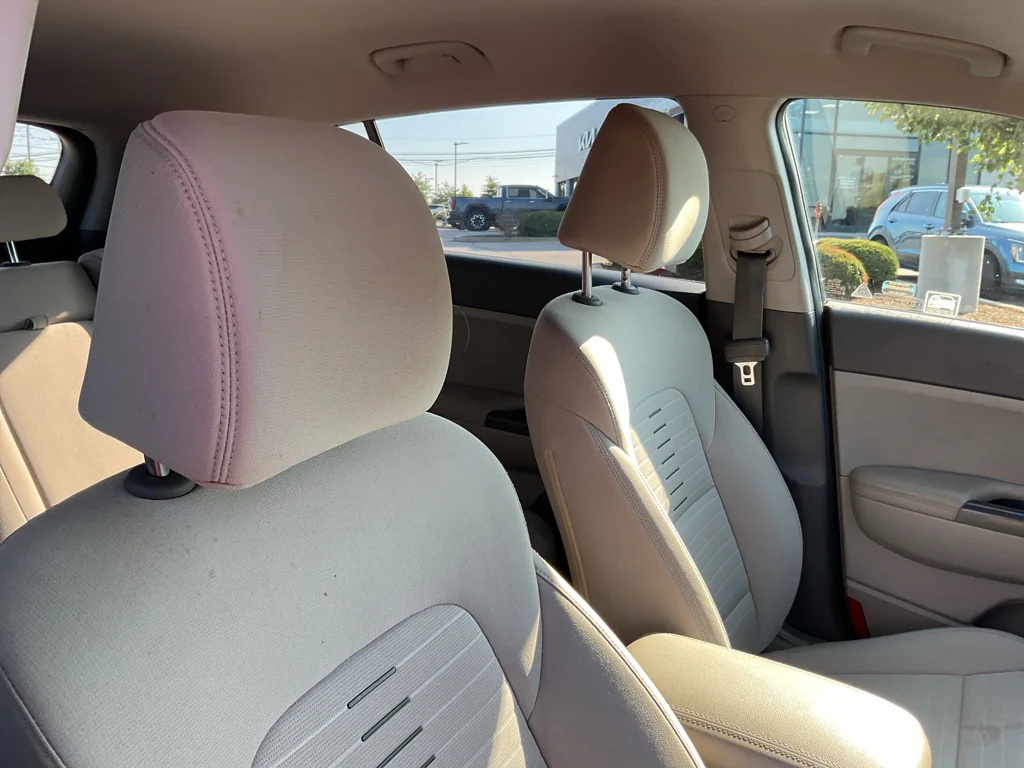 Used 2019 Pacific Blue Kia LX image 11