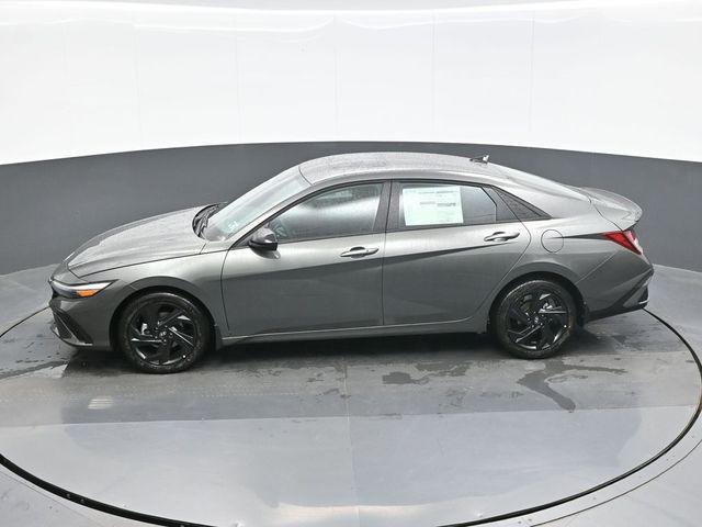 New 2026 Gray Hyundai SEL Sport Plus image 12