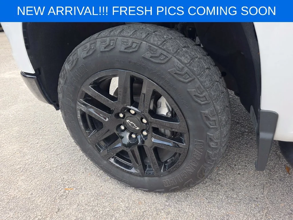 Used 2023 SUMMIT WHITE Chevrolet LT Trail Boss image 6