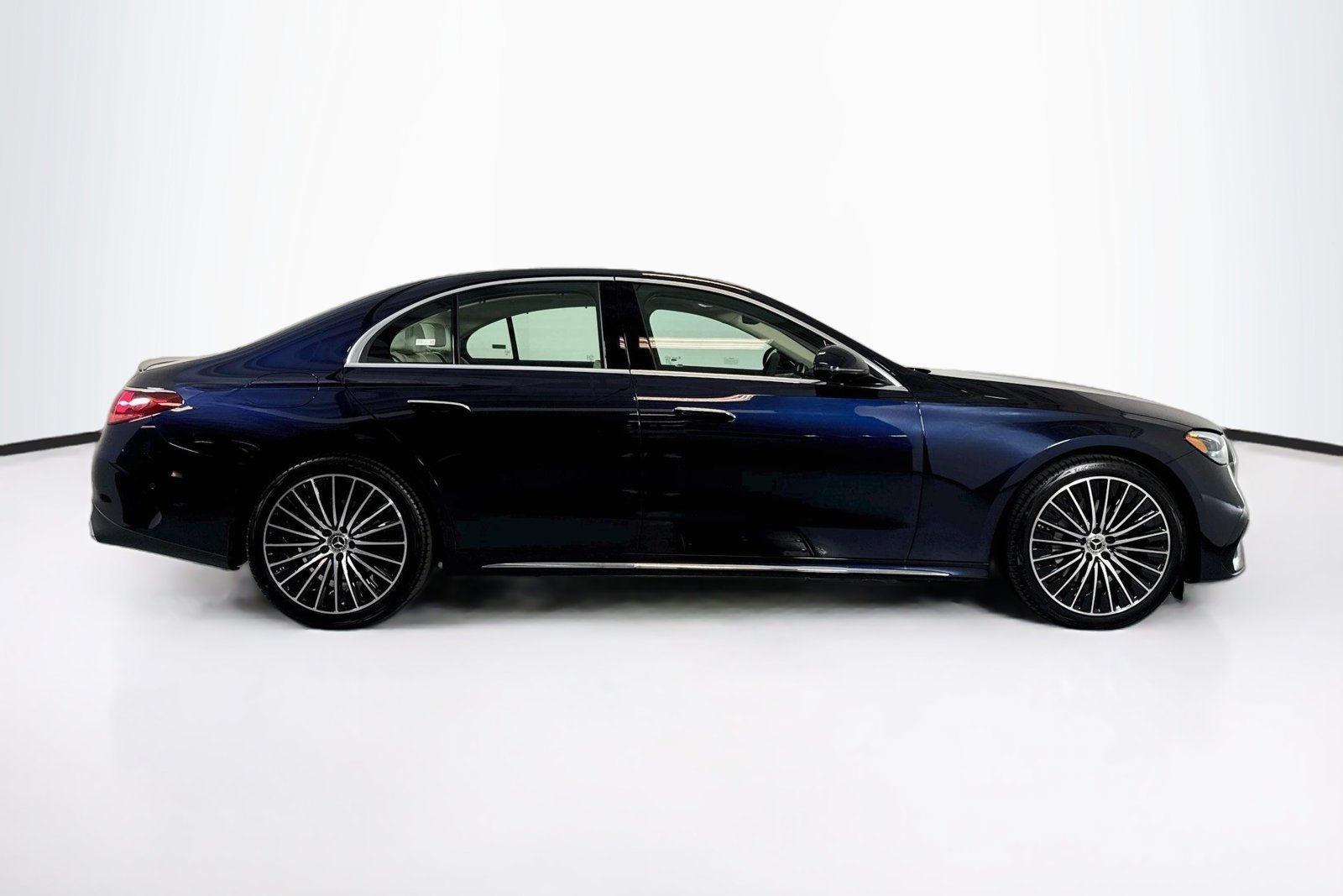 New 2027 Nautical Blue Metallic Mercedes-Benz E 350 image 4