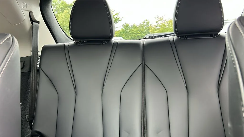Used 2025  Acura Technology Package image 28
