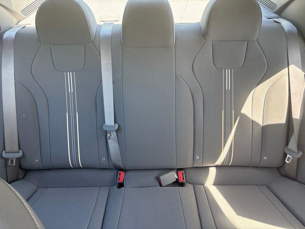 2025 Hyundai Elantra Blue - Photo 19